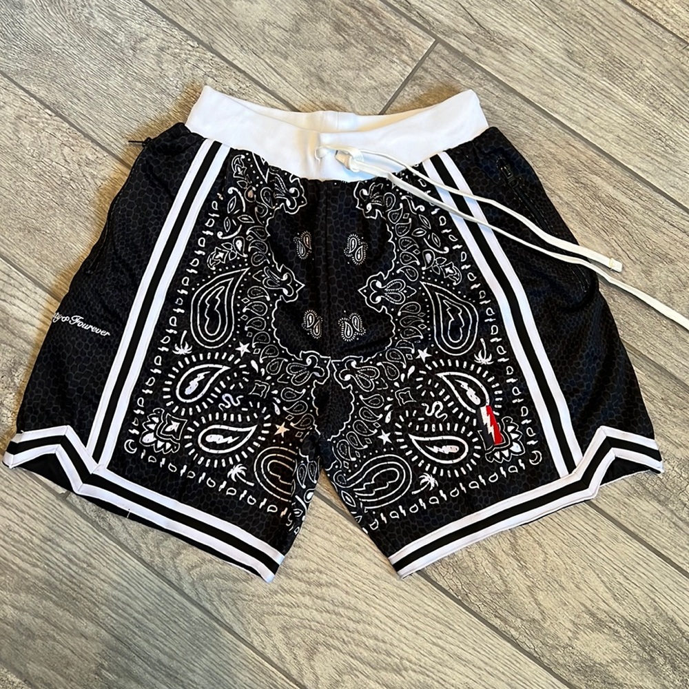 COLLECT + SELECT KOBE swingman twenty fourever paisley SHORTS XS